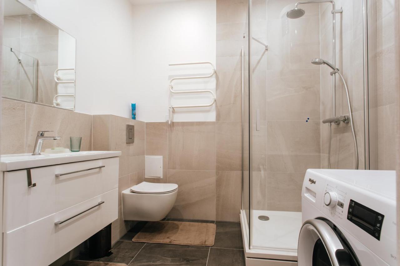 Central Comfort At Hanzas Residence, Stay Near Cafes, Bars, Museums & Esplanade Ryga Zewnętrze zdjęcie